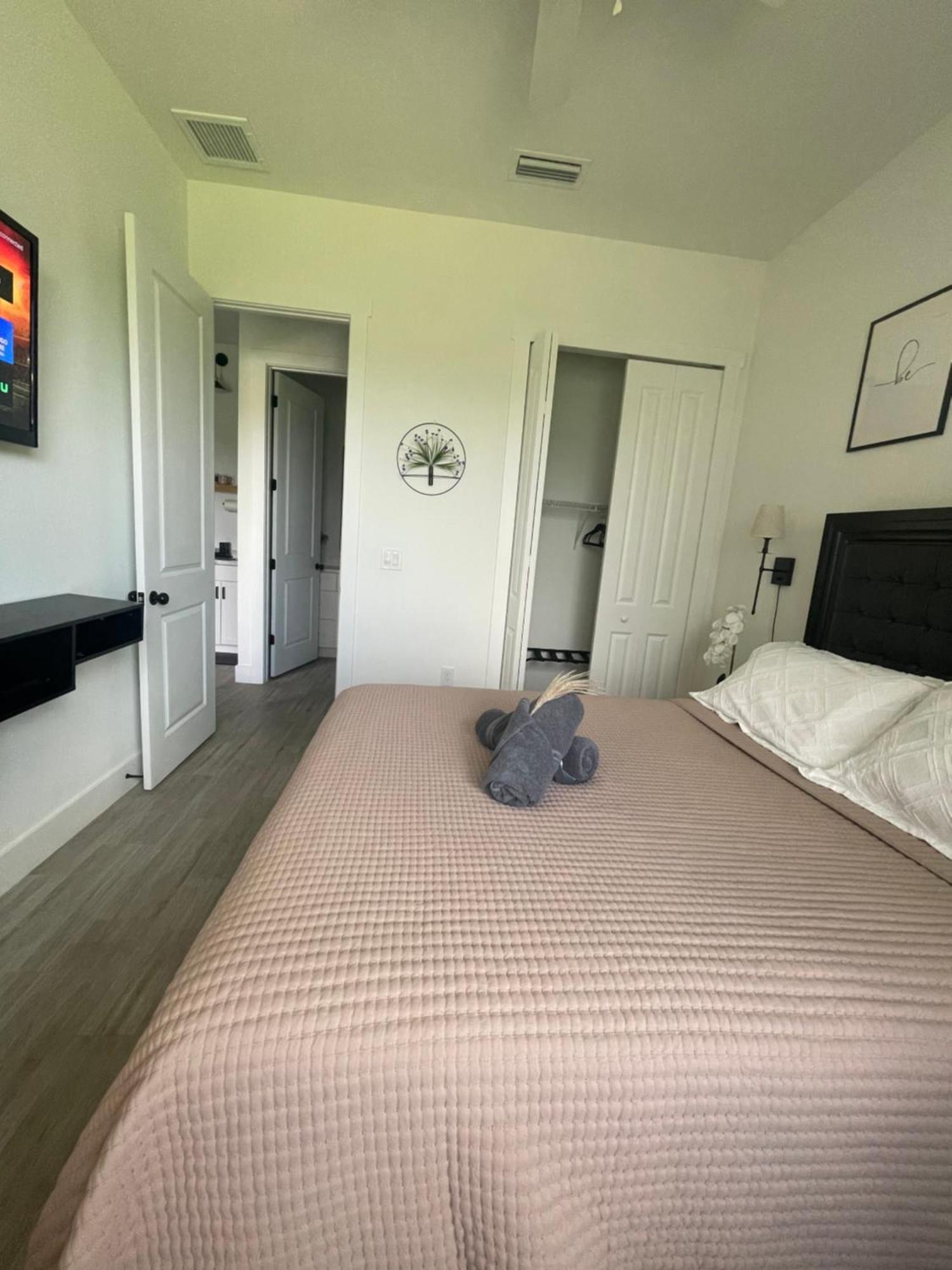Casa Blanca Private Suite Lehigh Acres Exterior foto